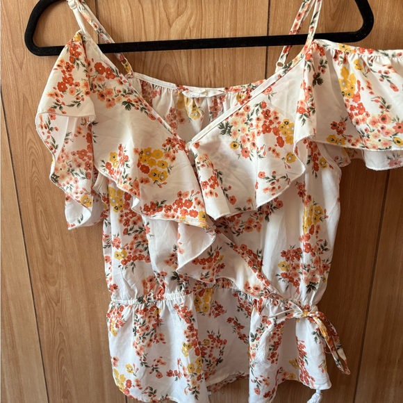 Floral Ruffle Off-Shoulder Top - Picture 3 of 5